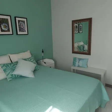 Ofelia Terrace House פורטימאו